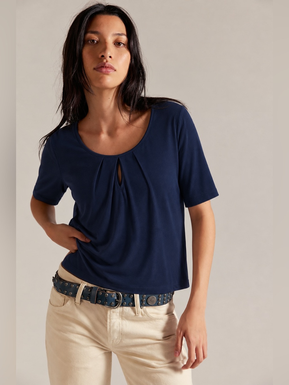 Ann Taylor Navy Pleated Keyhole Elbow Sleeve Luxe Blouse Top Wrinkle Resistant M